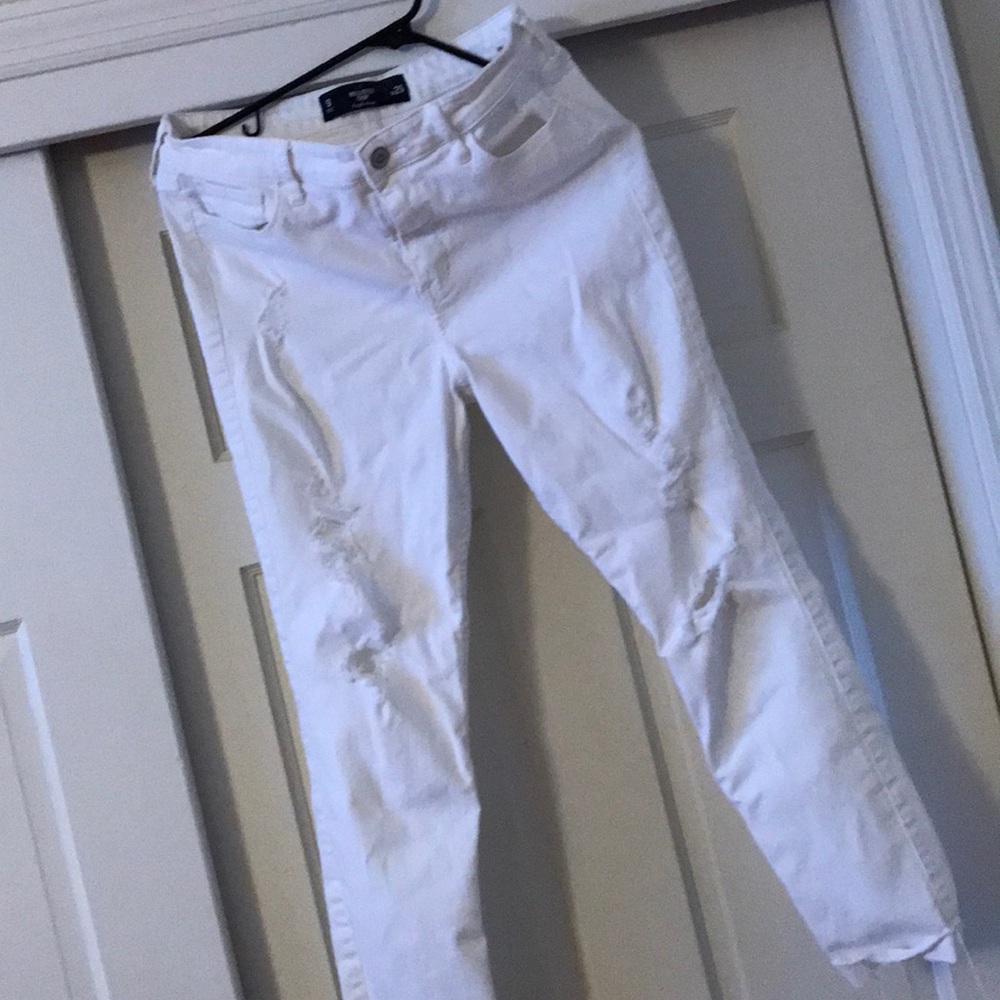 Hollister White Crop Highrise NWOT Size 9R/W 29